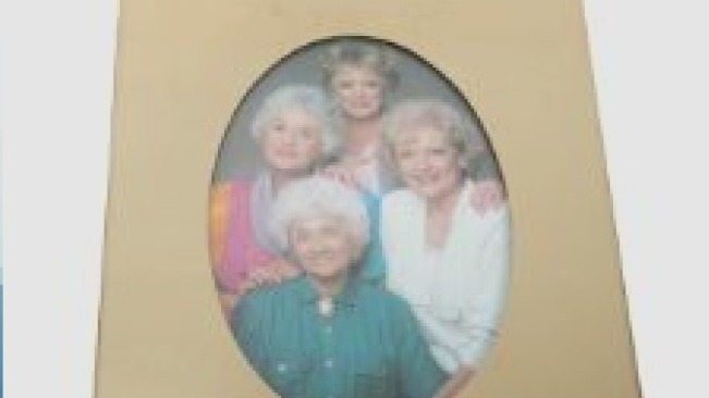 Betty White's estate auctioning 'Golden Girls' memorabilia