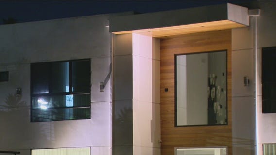 Man confronts burglars at Tarzana home