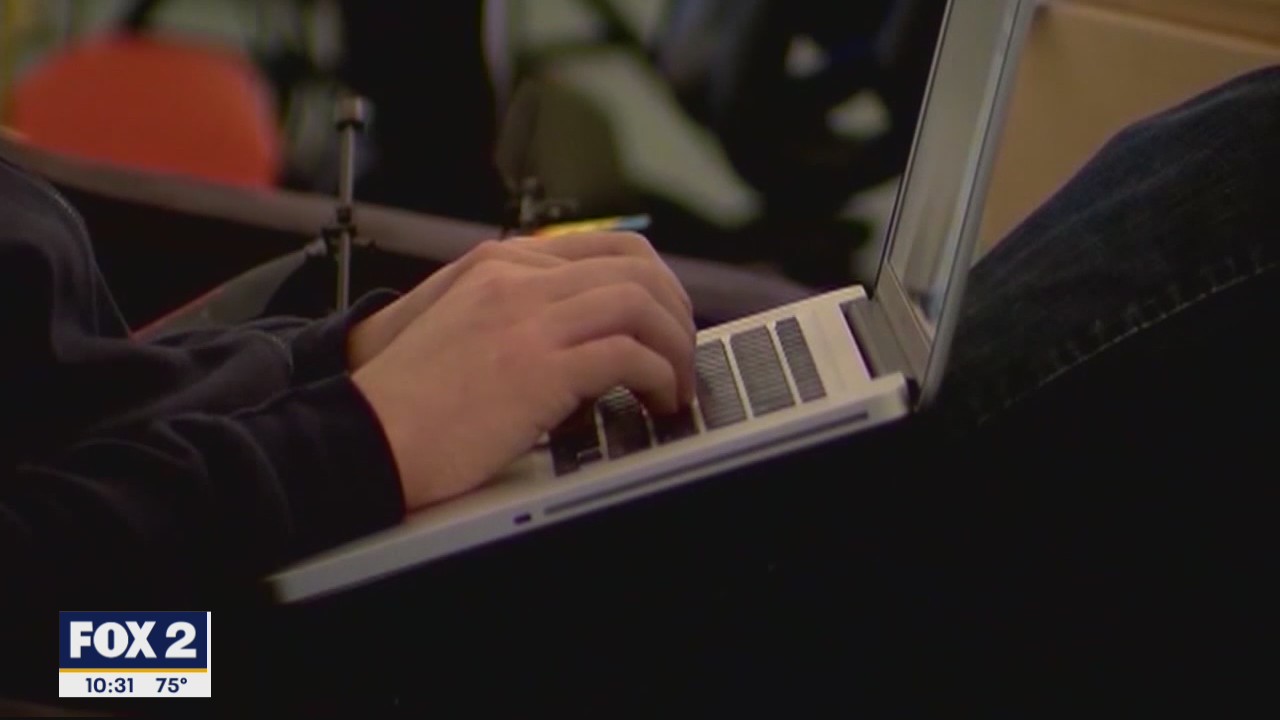 Tips to Avoiding Travel Scams