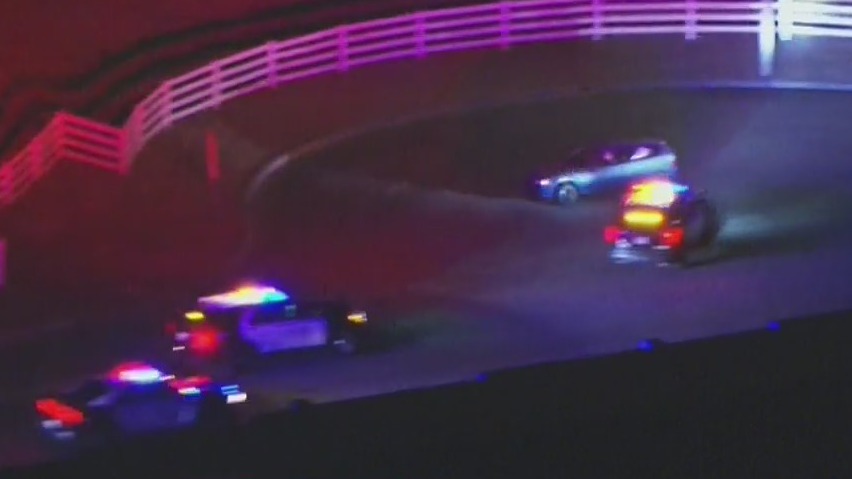 Police chase suspect evades 6 cop cars trying to corner them in Simi Valley