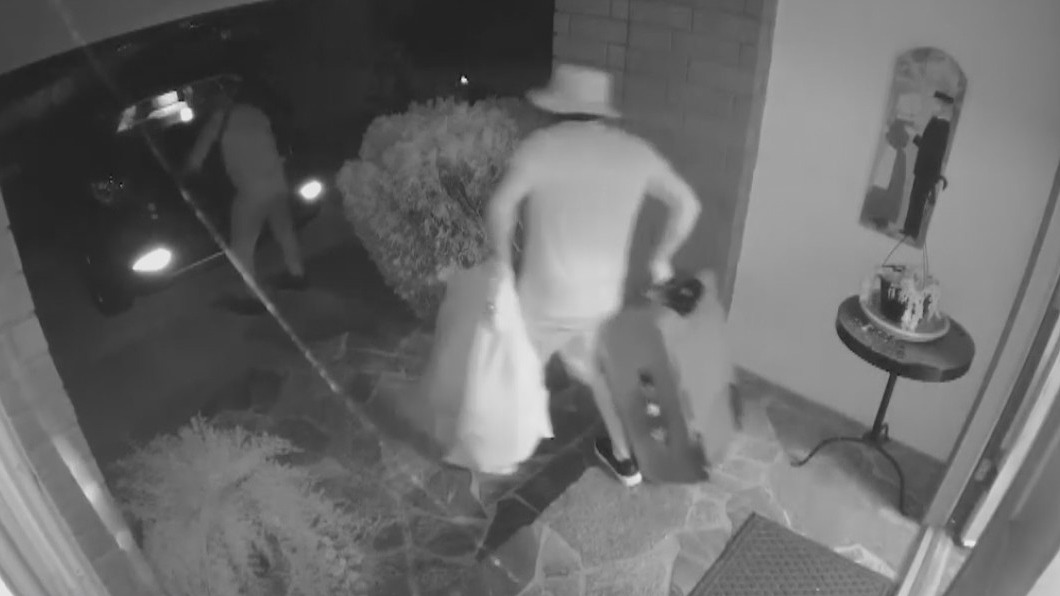 Burglars target Rolling Hills home