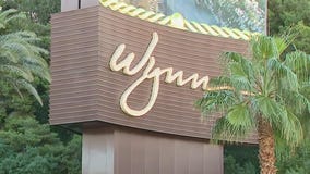 Man fatally stabs 2 people, wounds 6 others along Las Vegas Strip