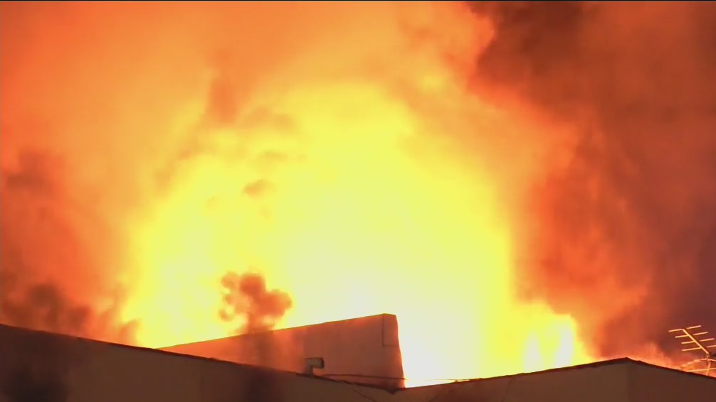 Fire rips through Norwalk strip mall