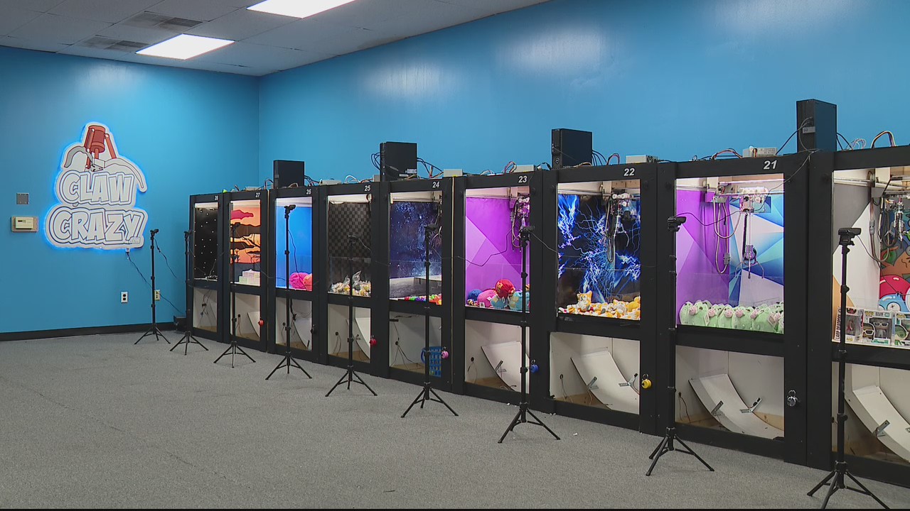 Claw Crazy: Southfield man creates claw machines that can be played ...