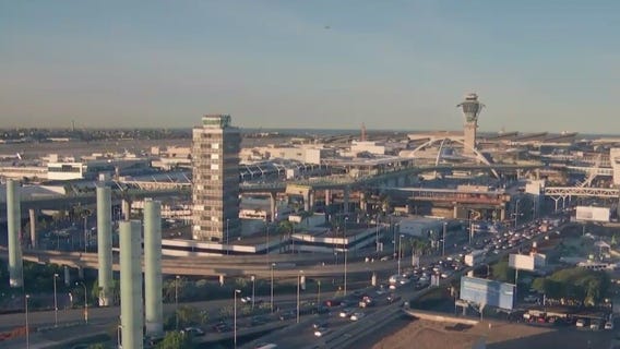 Busy Thanksgiving travel period at LAX begins