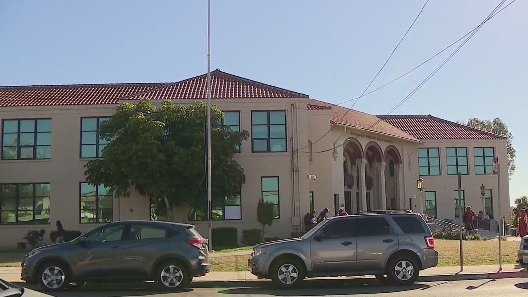 Long Beach teacher accused of threatening students