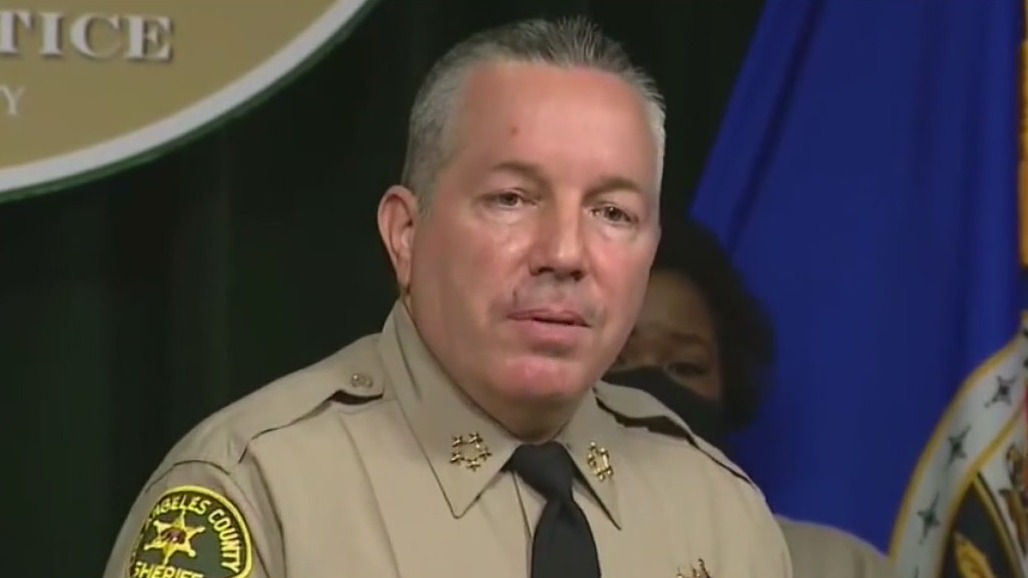 End of an era: Alex Villanueva concedes to Robert Luna in LA Sheriff's race