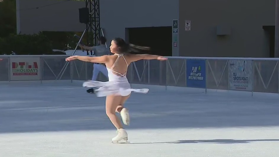 Holiday Ice Rink Pershing Square returns to DTLA