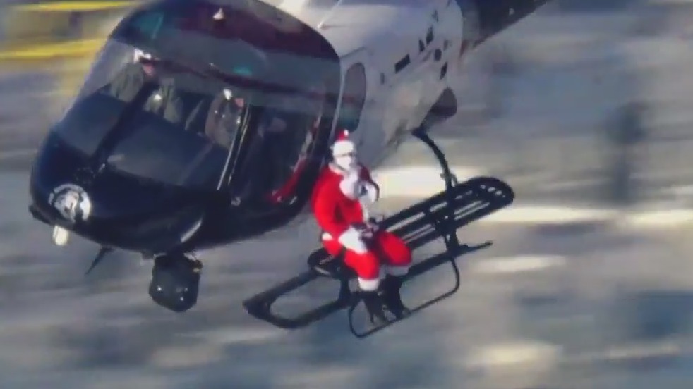 LAPD takes Santa to children's hospita?