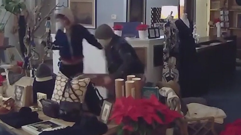 Burglars hit Studio City boutique