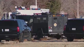SWAT standoff with barricaded suspect continues in Lancaster