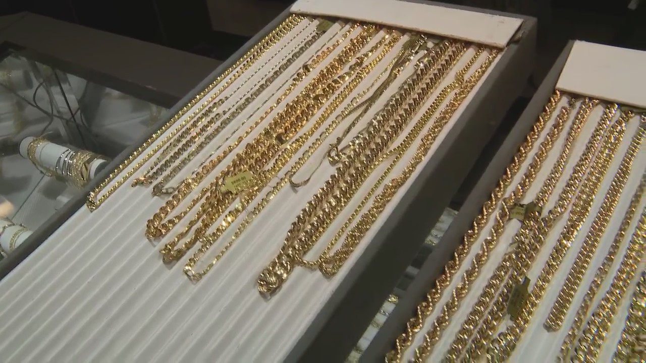 Last minute gift ideas from American Jewelry & Loan