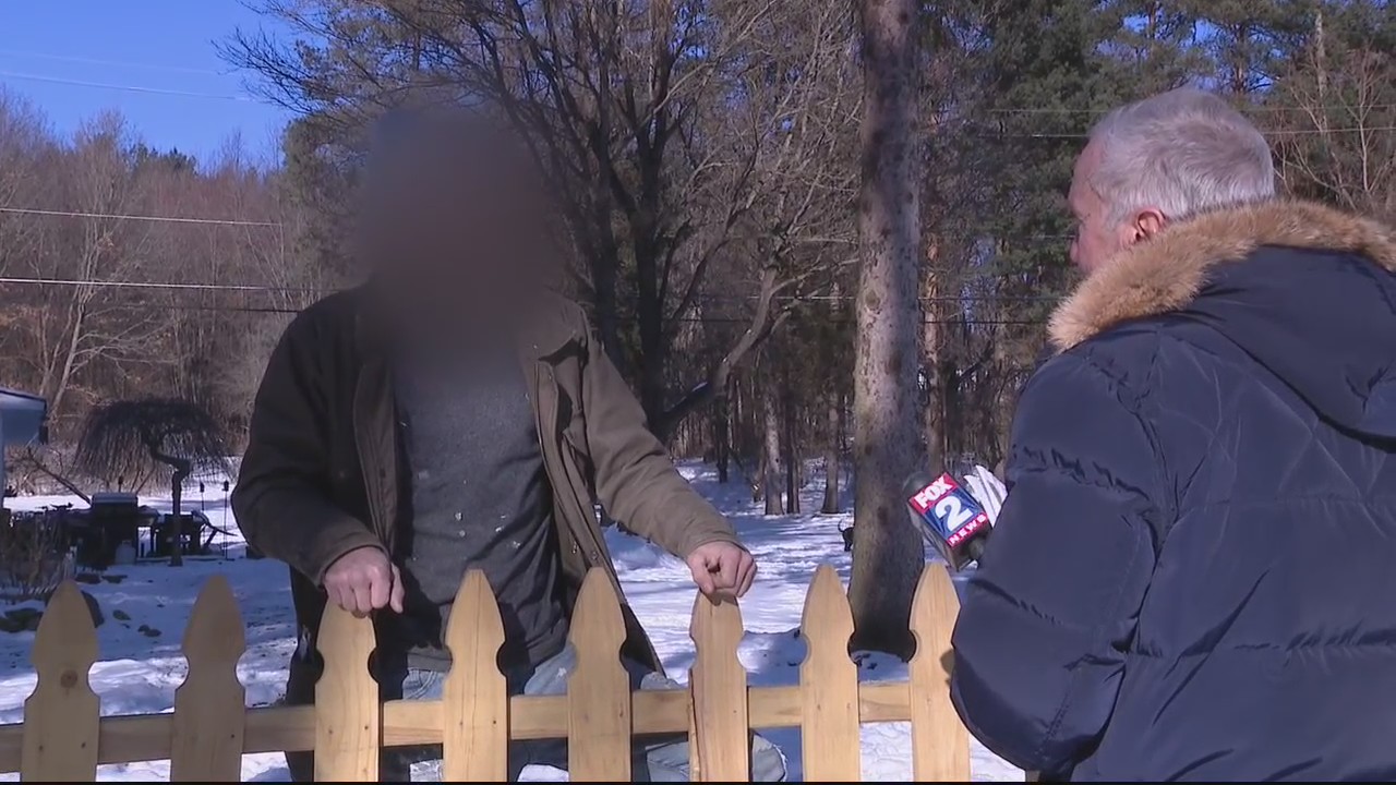 Customers say crooked contractor is just a con