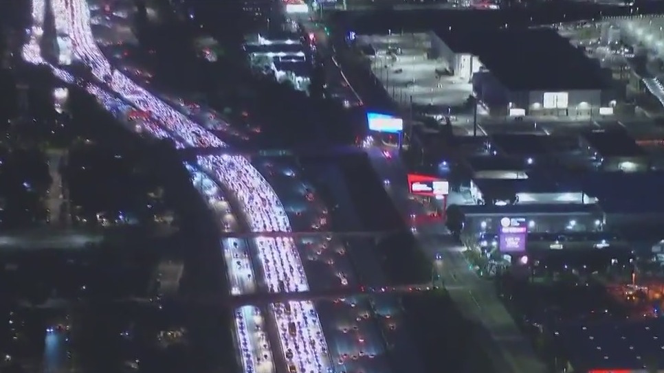 Morning crash snarls traffic in Inglewood