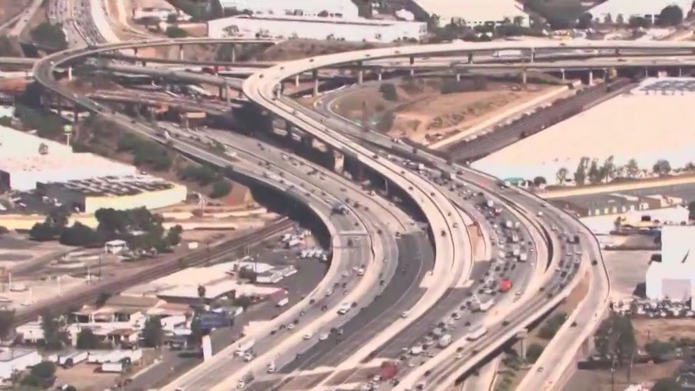 Major freeway closure in effect in Corona through the weekend
