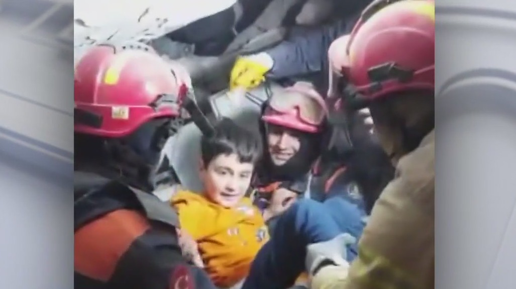 Children pulled alive from earthquake rubble