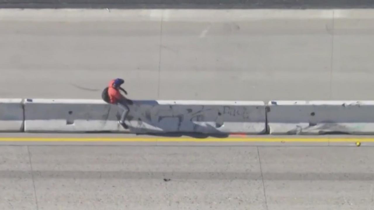 LAPD searches for pursuit suspect in the San Fernando Valley