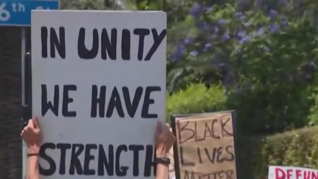 Black Americans question two-party system