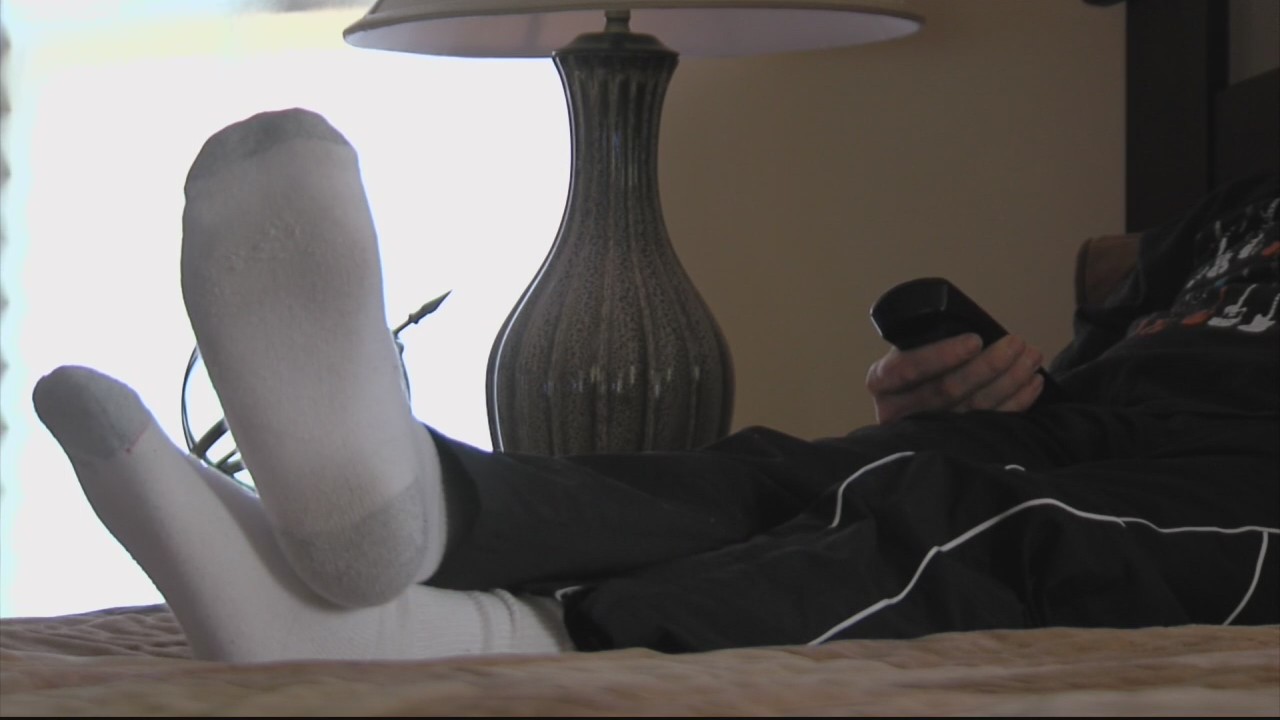 How to stay healthy while watching March Madness basketball