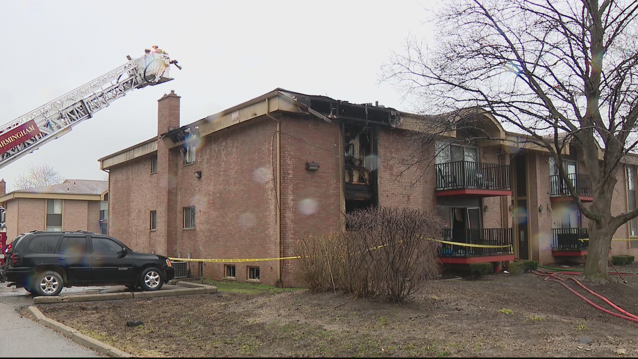 8 units destroyed by Southfield apartment fire | FOX 2 Detroit
