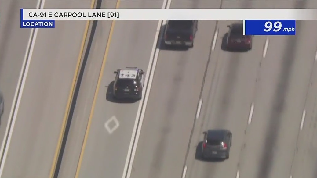 Female suspect leads deputies on high-speed pursuit