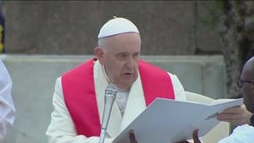 Pope leads Palm Sunday service following hospital stay