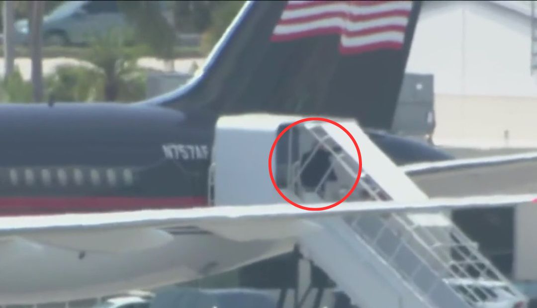 Former President Trump flies to New York ahead of arraignment