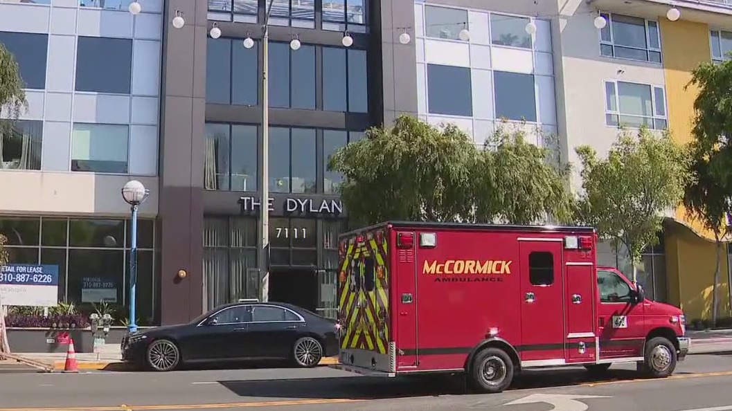 West Hollywood standoff: Deputies enter apartment to find no suspect
