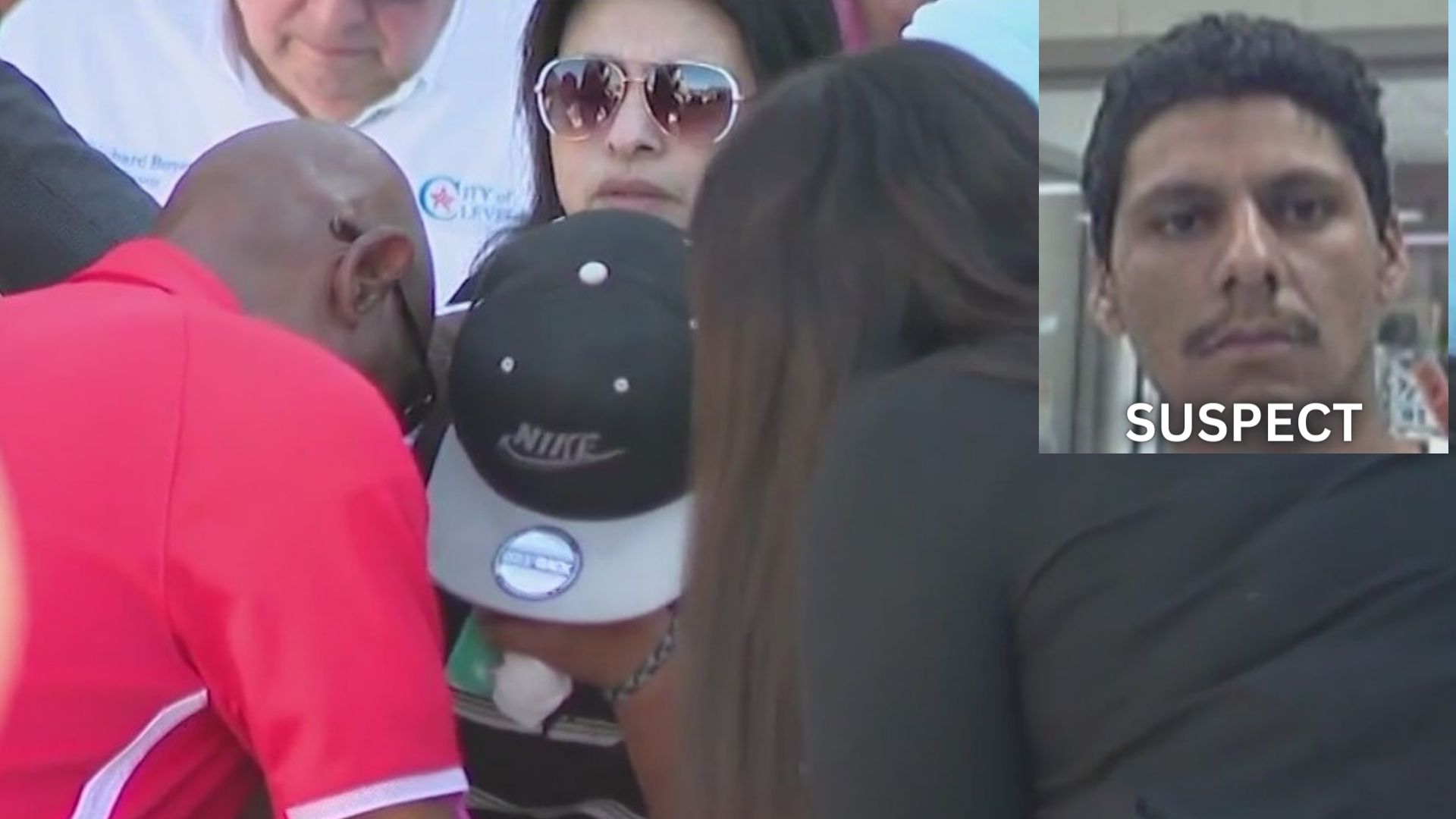 Search continues for gunman who killed 5 people 'execution style' in Texas