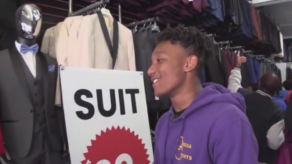 'Glass Slipper' makes prom dreams come true