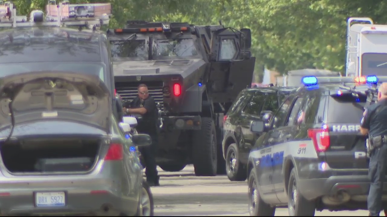 Barricaded suspect arrested after standoff in Harper Woods | FOX 2 Detroit