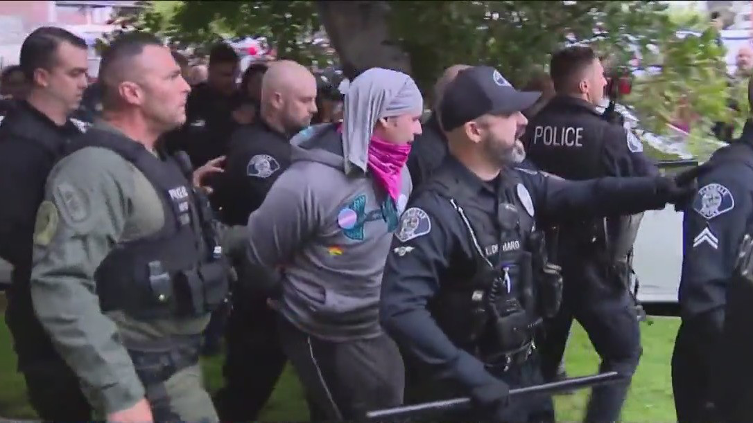 Protests turn violent outside school board meeting in Glendale