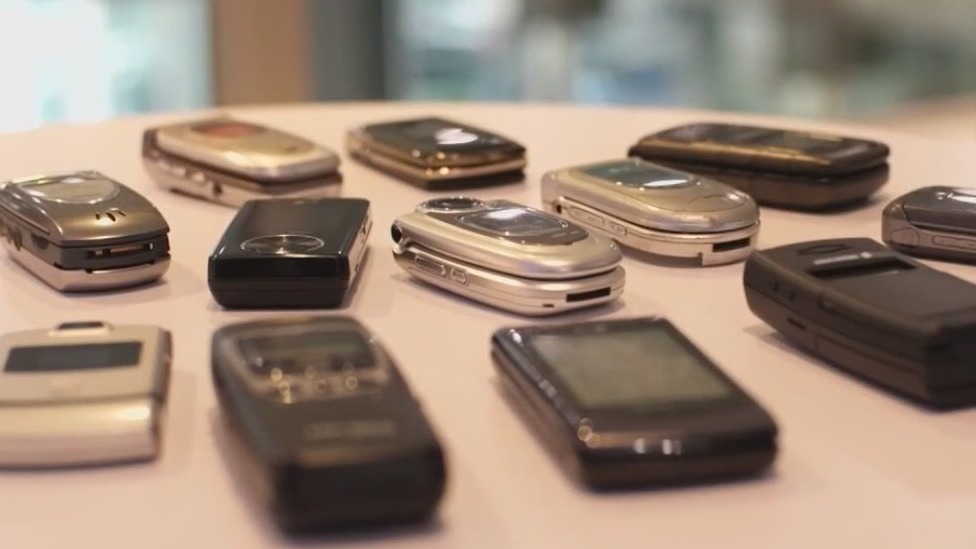 Flip phones are making a comeback