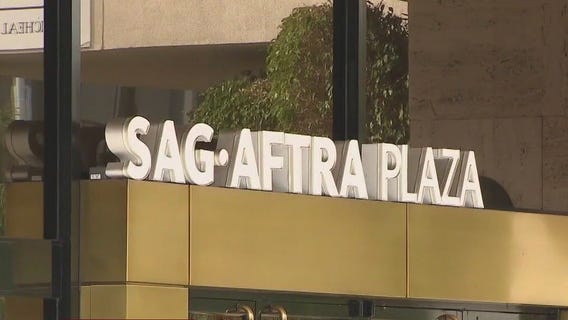 SAG-AFTRA extends negotiation window