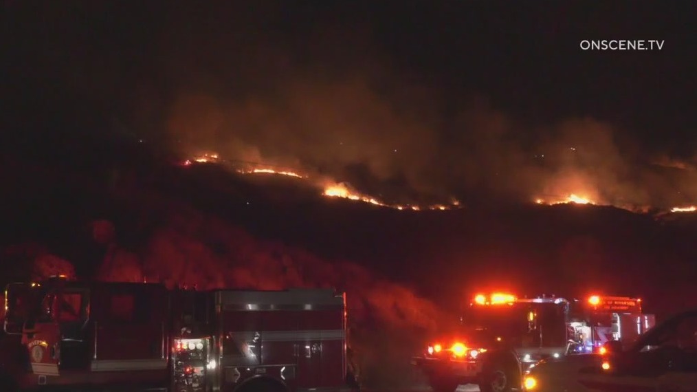 Crews battle wildfires in Riverside County