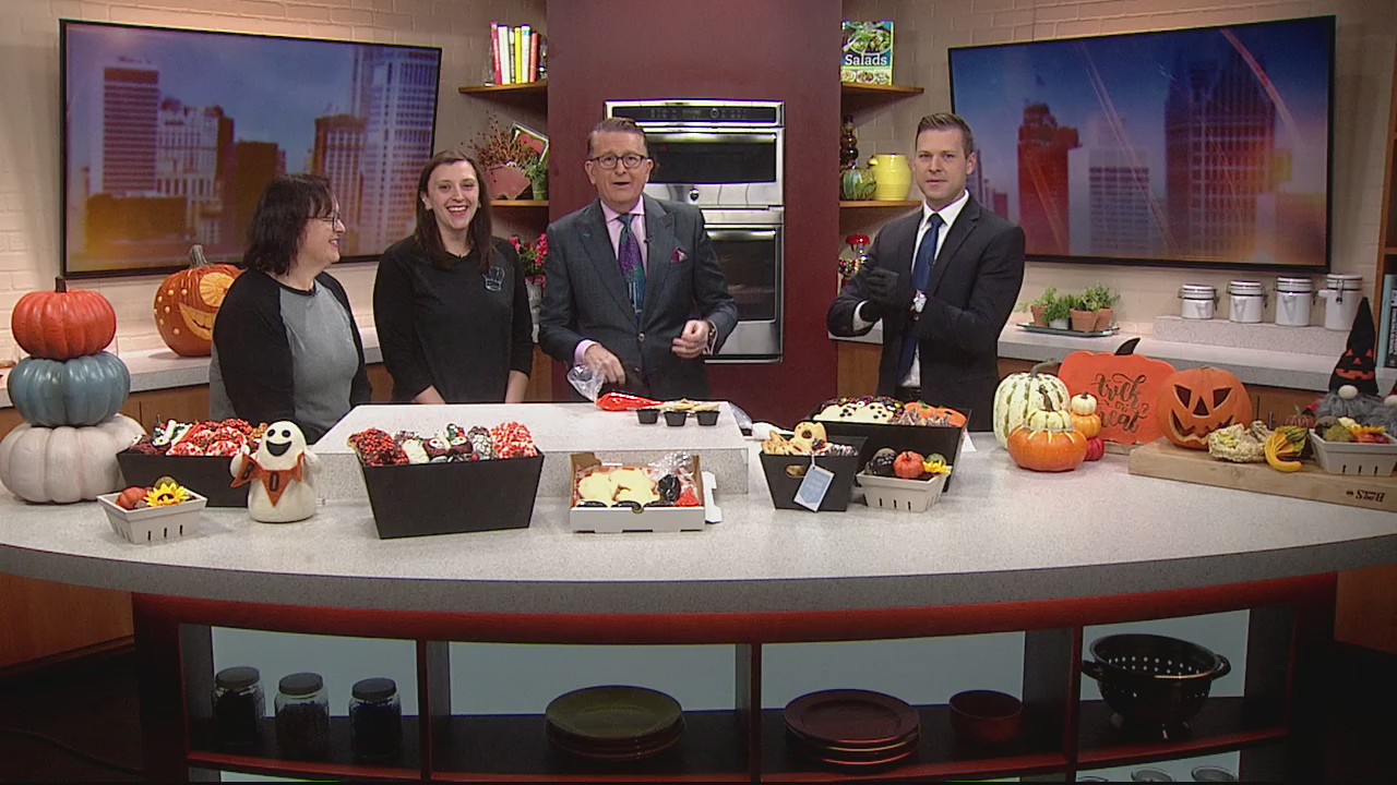Get into the spirit of Halloween with these spooky Diy cookie decorating kits