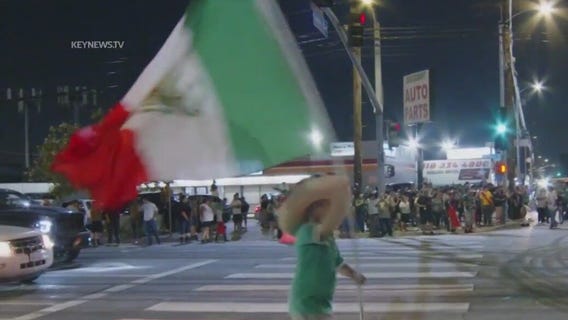 Street takeover celebrates Mexico's Gold Cup win