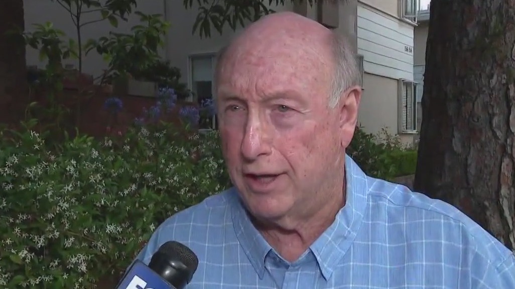 Santa Monica City Councilman stops homeless man