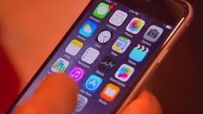 Should phones be banned at work?