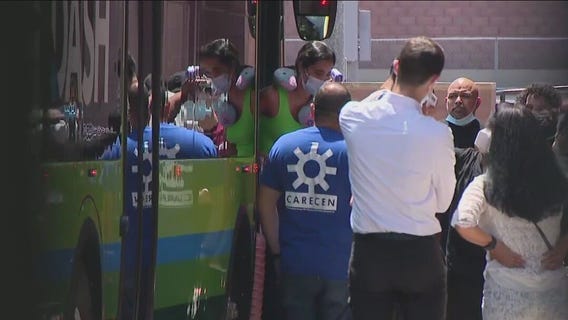 5th bus of migrants arrives in LA from Texas