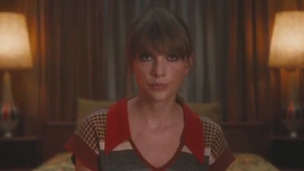 Striking hotel workers call on Taylor Swift to delay shows