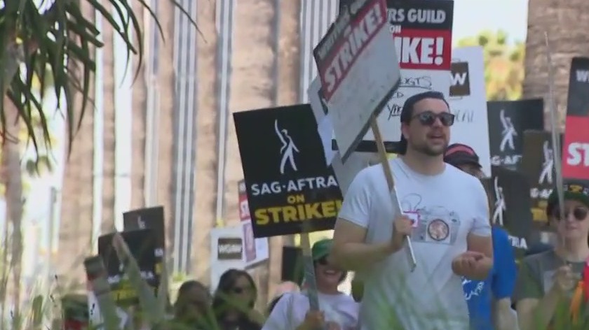 GOP Senate candidate pickets in Hollywood