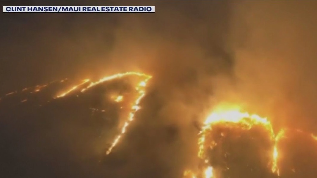 Flights to Hawai'i delayed amid Maui fires