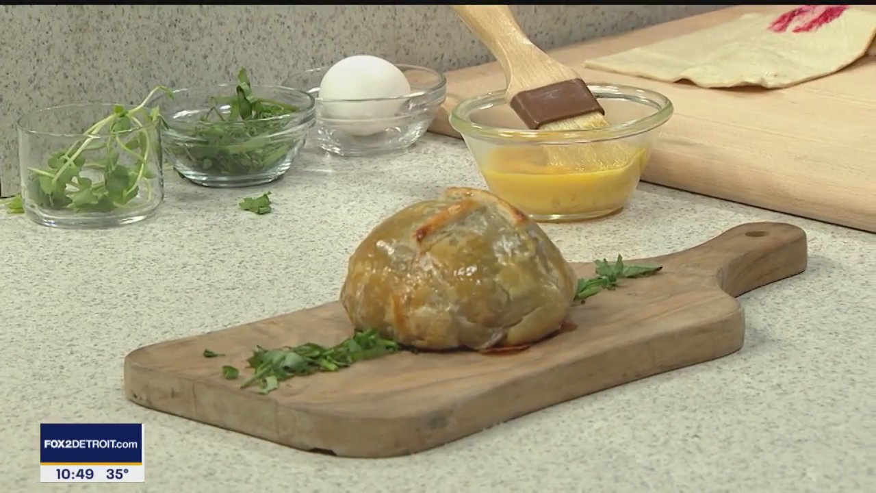 How to make Brie en Cro?te with Testa Barra Kitchen & Cocktails