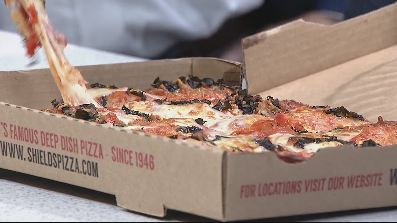 Troy pizzeria offers free pizza to fans if the Lions win the big game