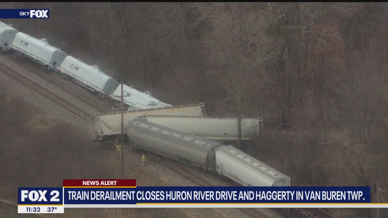 Train derailment in Van Buren Twp, not a hazardous situation | FOX 2 ...