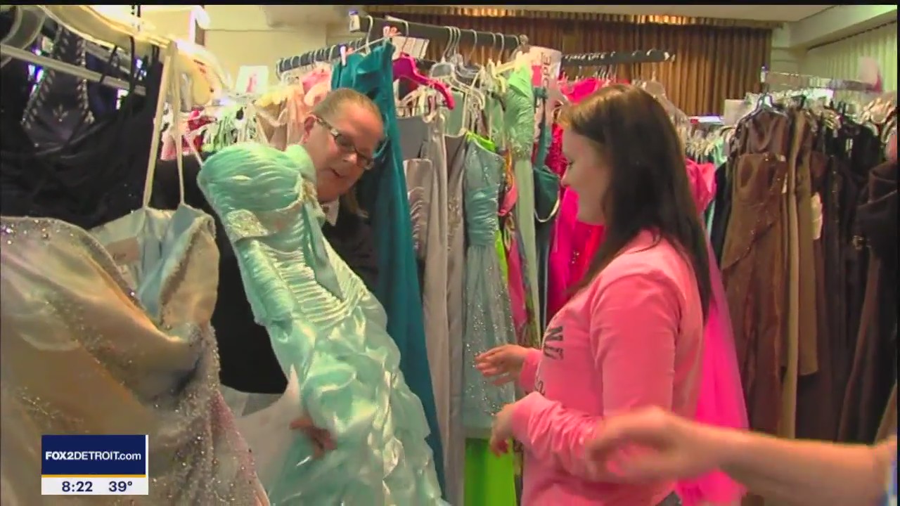 Comerica Bank and Jackets for Jobs Team Up for Prom Dress Drive