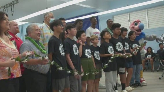 Clippers open technology lab at Honolulu middle school