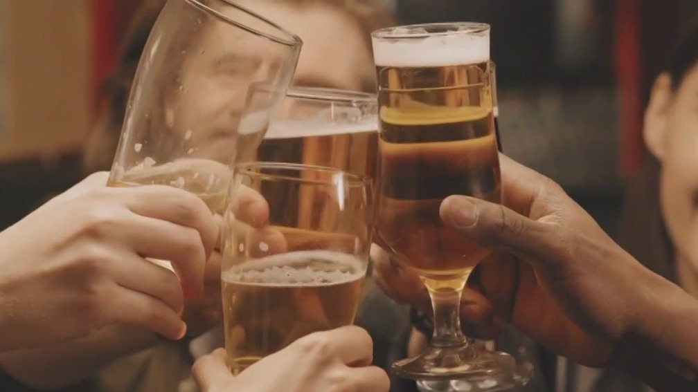 More young Americans ditching alcohol