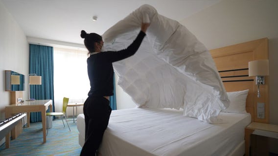 LA hotels hire homeless migrants from Skid Row to replace striking workers